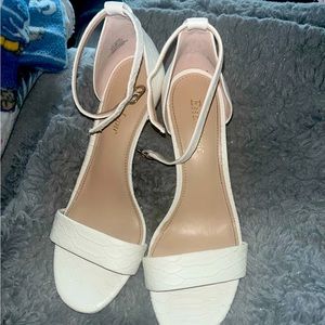 Size 6 White Heel